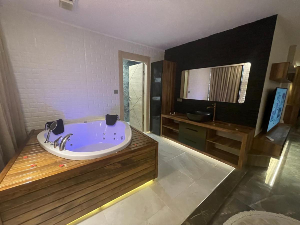Le Luxe Suites Hotel & Spa Bursa Esterno foto